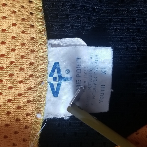 Vintage Vancouver Canucks Jersey - Picture 3 of 7